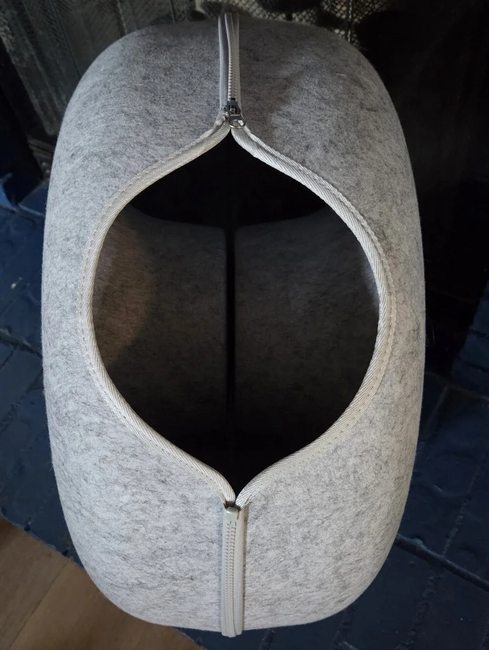 Cattasaurus Peekaboo Cat Cave Donut